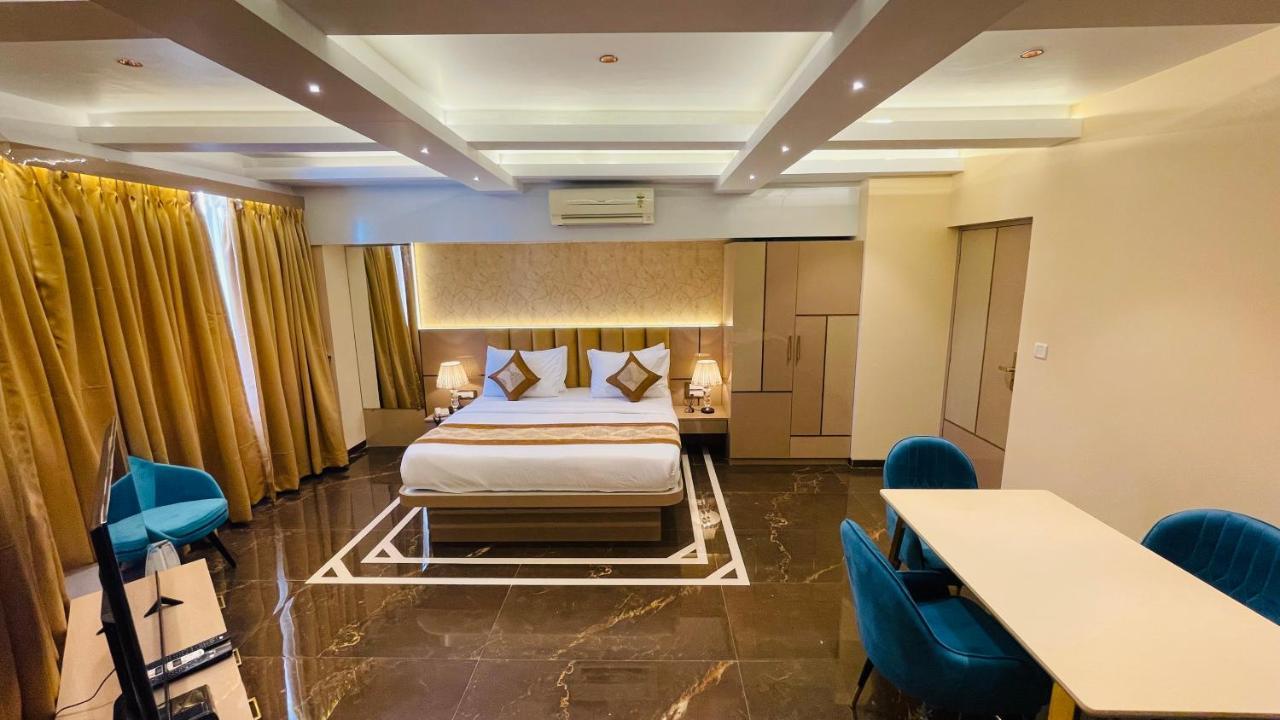 Home2 Renaissance Club مومباي المظهر الخارجي الصورة