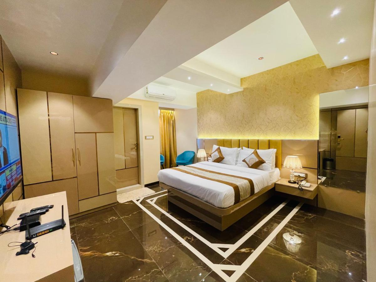 Home2 Renaissance Club مومباي المظهر الخارجي الصورة