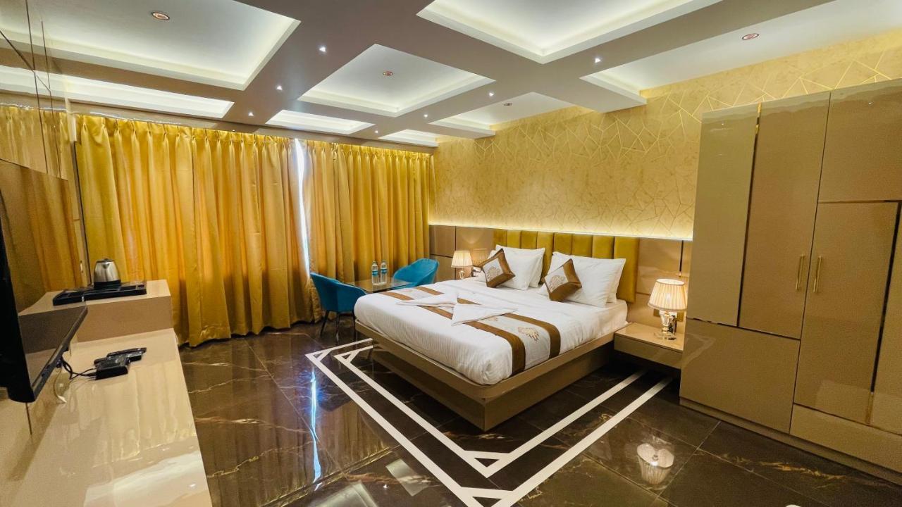 Home2 Renaissance Club مومباي المظهر الخارجي الصورة