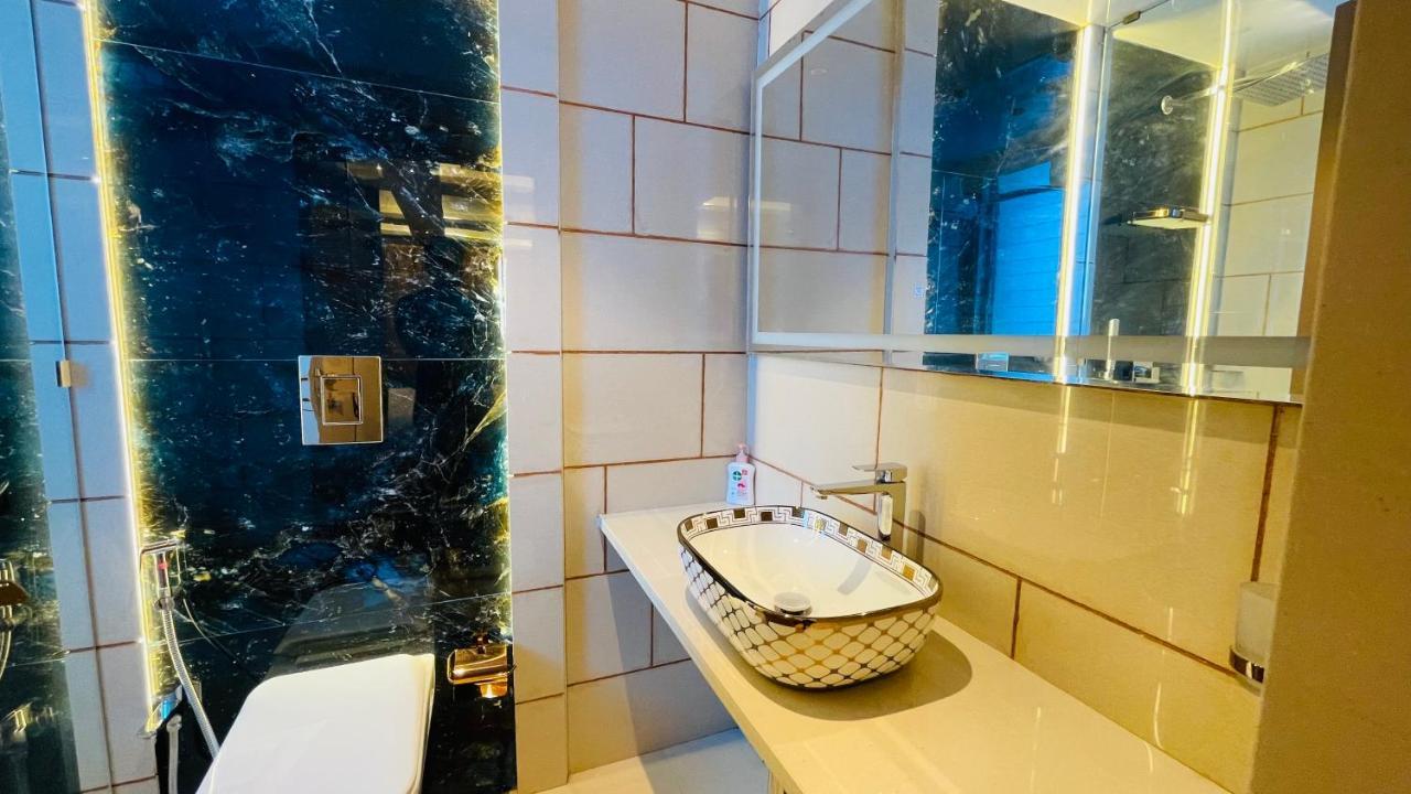 Home2 Renaissance Club مومباي المظهر الخارجي الصورة