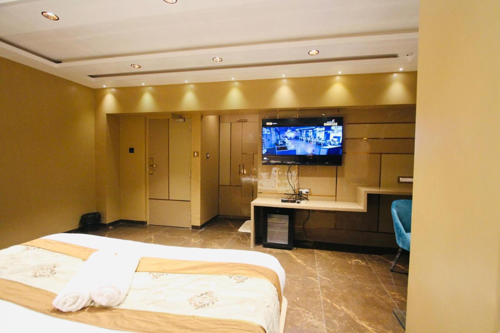 Home2 Renaissance Club مومباي المظهر الخارجي الصورة